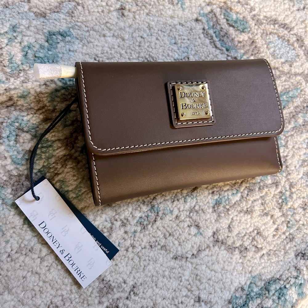 Dooney & Bourke brown leather wallet